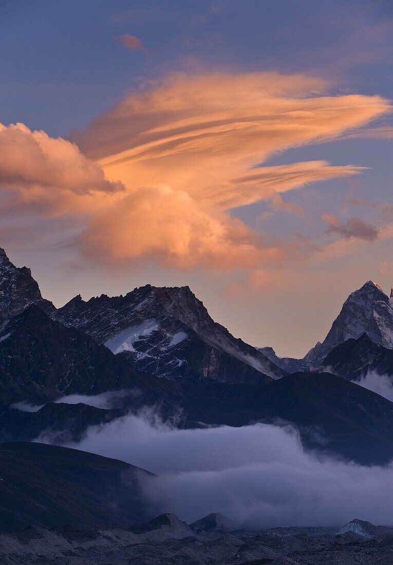 Dudh Kosi Valley, Solu Khumbu (Everest) Region, Nepal, Himalayas, Asia