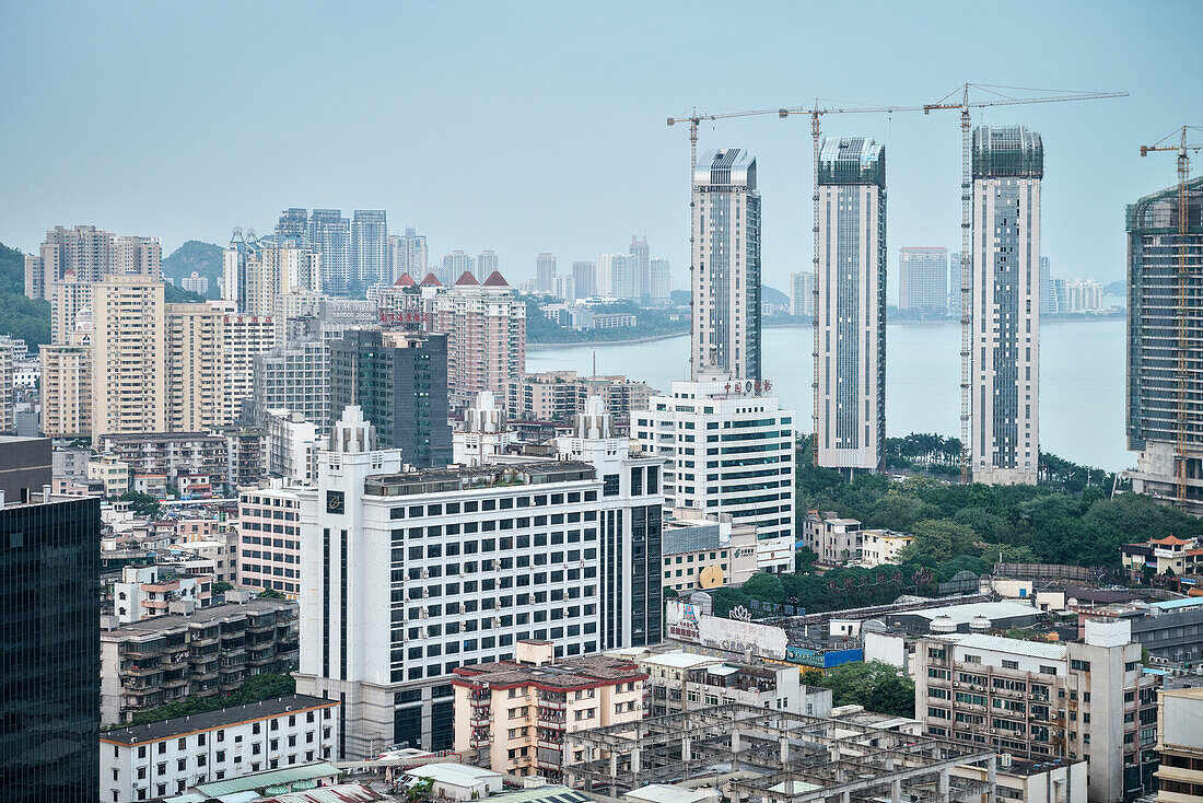 Neubau der Skyline in Zhuhai gegenüber Macau, Guangdong Provinz, China