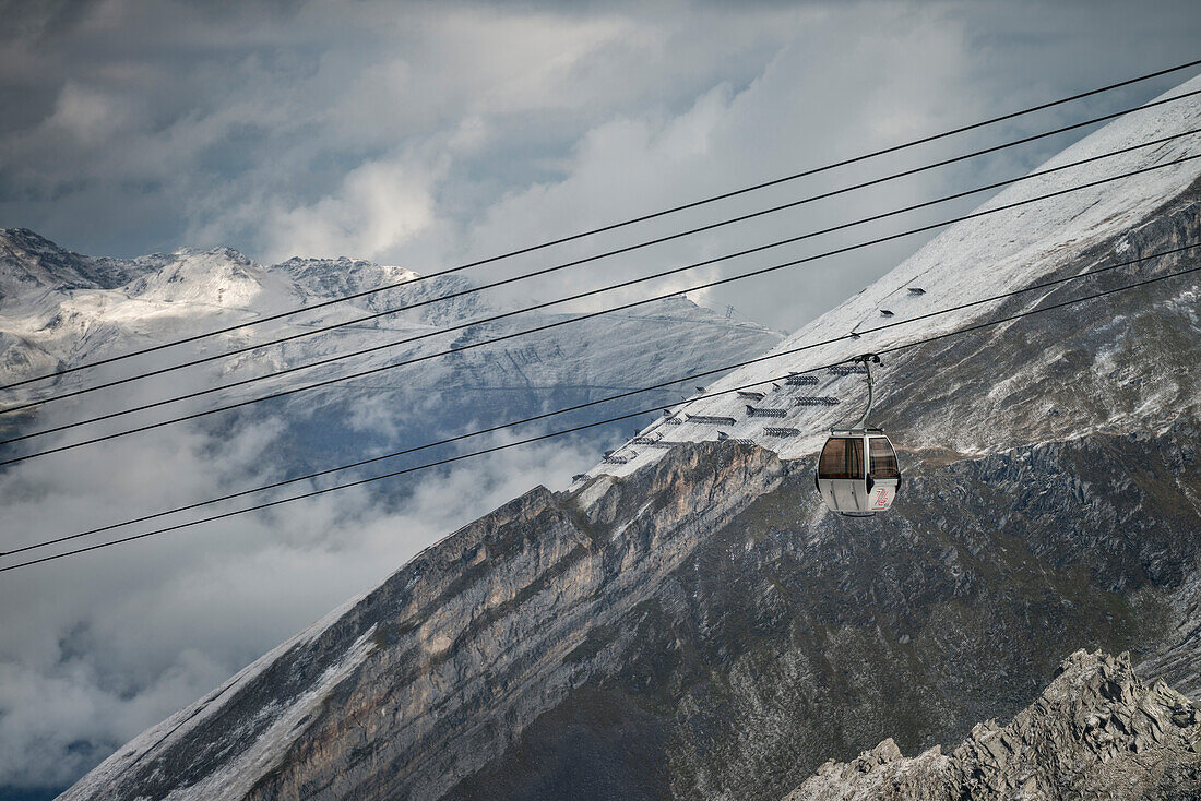 Gondel am Hintertuxer Gletscher, Zillertal, Tirol, Österreich, Alpen