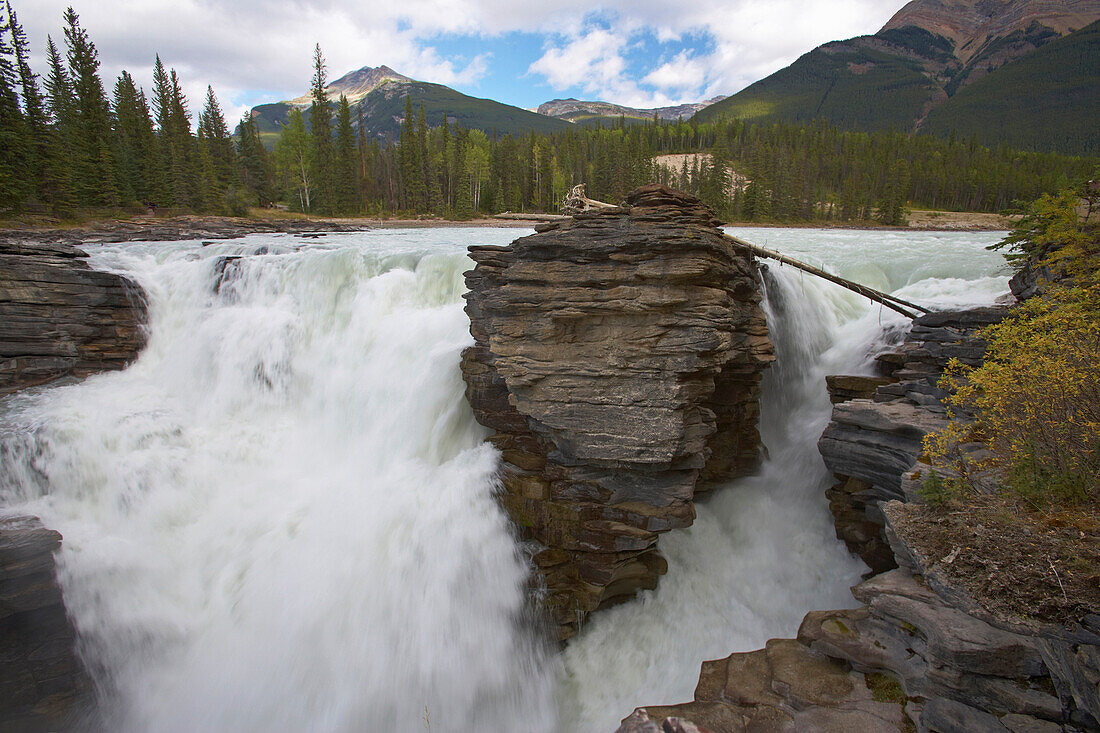 Athabasca Falls, Athabasca River, Jasper National Park, Rocky Mountains, Alberta, Canada