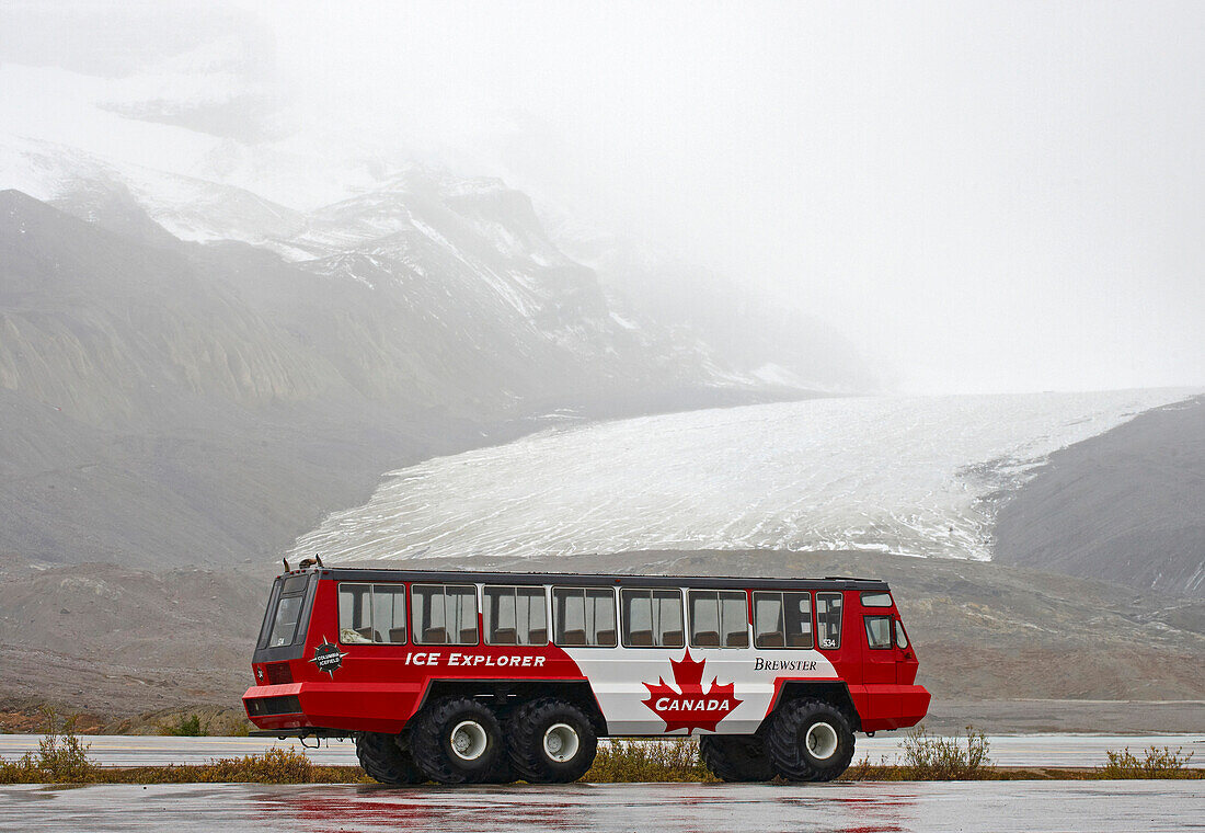 Columbia Icefield, Icefield Parkway, Jasper National Park, Rocky Mountains, Alberta, Canada