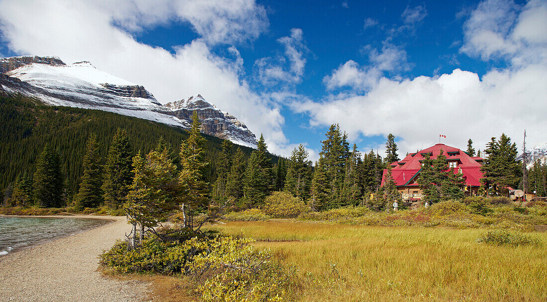 Num Ti-Yah Lodge, Bow Lake, Banff National Park, Rocky Mountains, Alberta, Canada