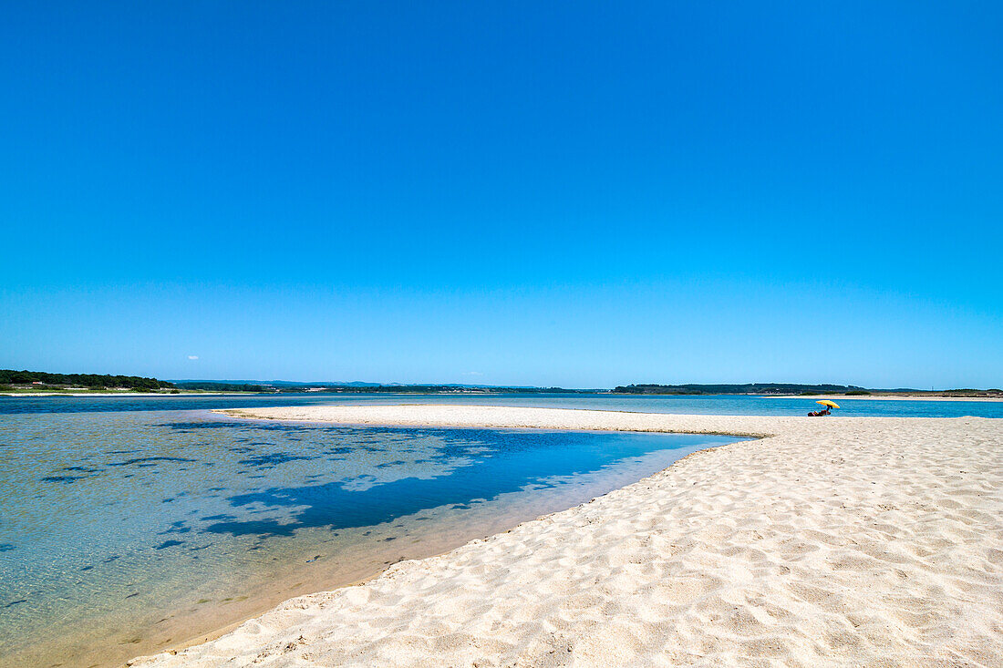 Strand am Lagoa de Santo Andre, Praia de Santo Andre, Santiago do Cacem, Costa Vicentina, Alentejo, Portugal