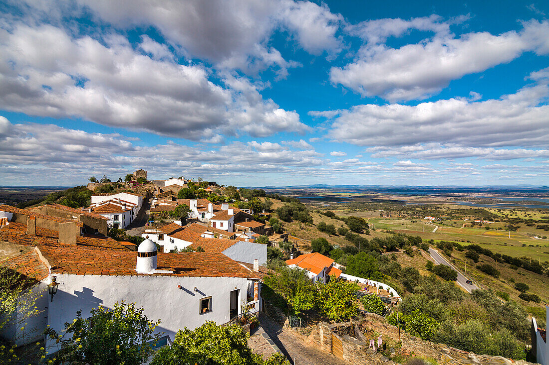 Blick auf Monsaraz, Alentejo, Portugal