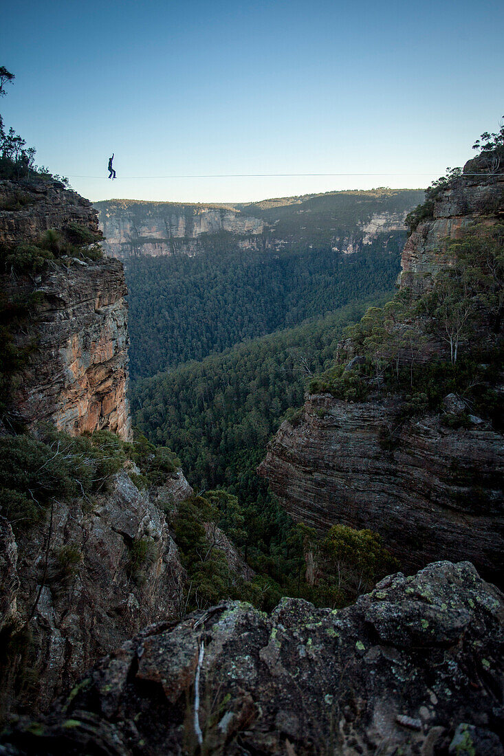 Making an attempt at the highest and longest highline set in Australia