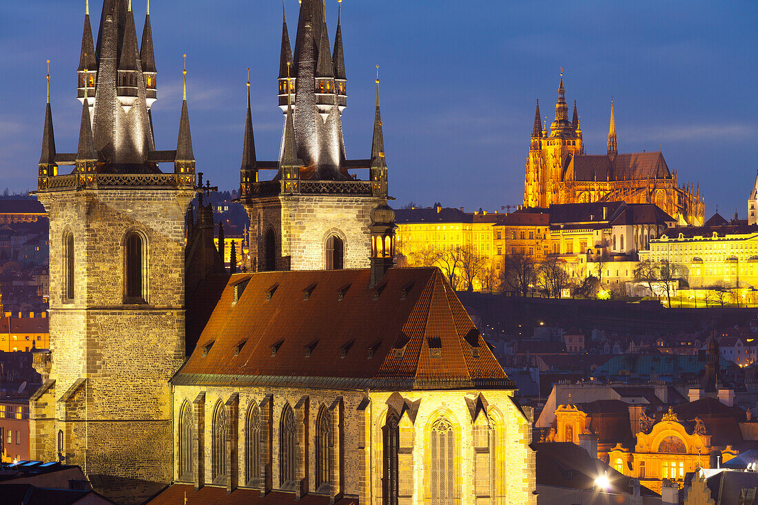 Overview of the Church of Our Lady of Tyn and Prague Castle, UNESCO World Heritage Site, Prague, Czech Republic, Europe