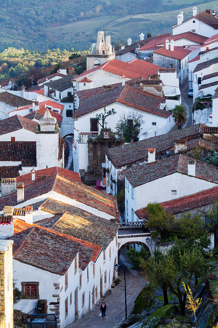 The medieval town showing the Rua do Espirito Santo (Espirito Santo Street), Marvao, Alentejo, Portugal, Europe