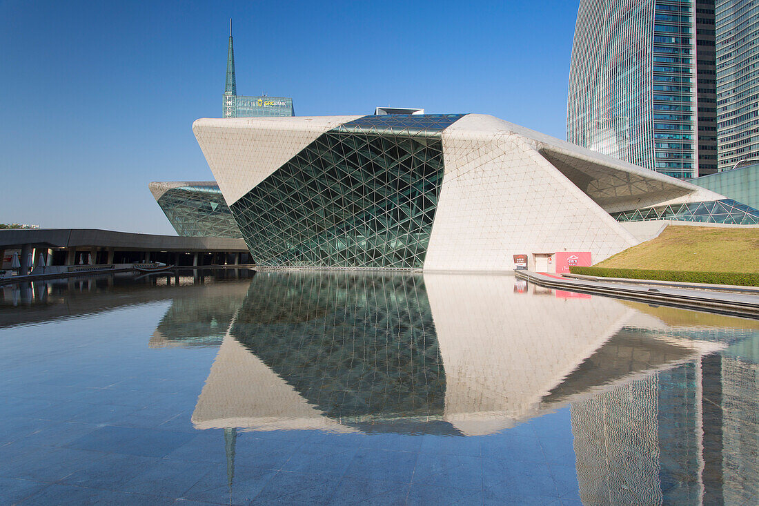 Guangzhou Opera House in Zhujiang New Town, Tian He, Guangzhou, Guangdong, China, Asia