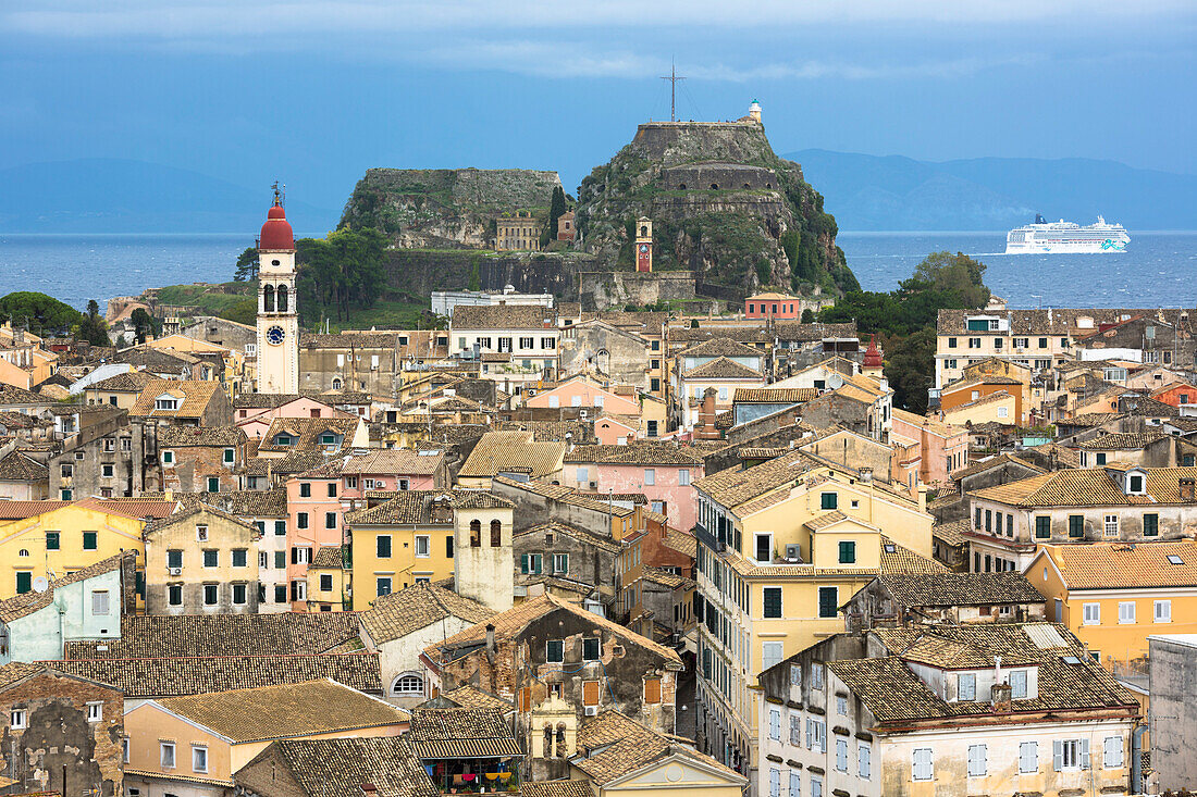 Agios Spyridon church, Old Fort, UNESCO World Heritage Site, Kerkyra, Corfu Town, and cruise ship in Ionian Sea, Corfu, Ionian Islands, Greek Islands, Greece, Europe