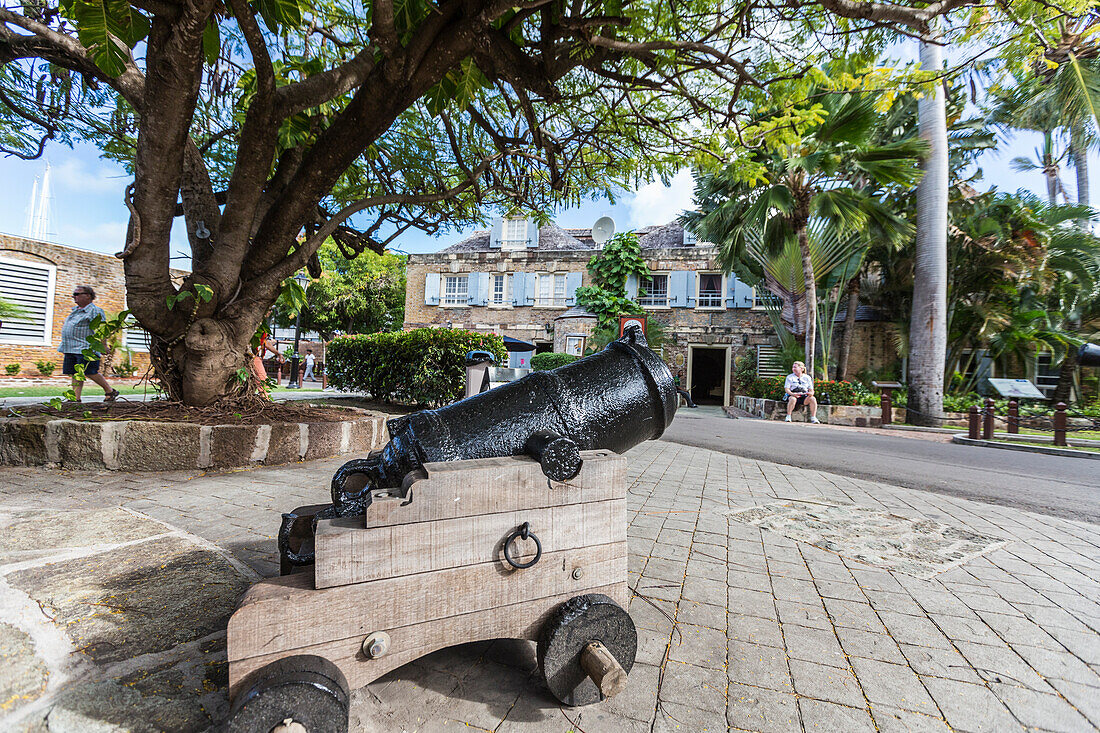 Small cannon in the courtyard in front of James Fort, built by the King of England to control the Caribbean, St. Johns, Antigua, Leeward Islands, West Indies, Caribbean, Central America