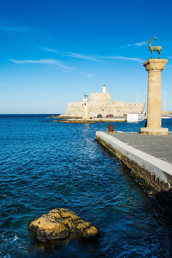 The deers, symbol of the city, at the entrance to Mandraki harbour, the Medieval Old Town of the City of Rhodes, UNESCO World Heritage Site, Rhodes, Dodecanese Islands, Greek Islands, Greece, Europe