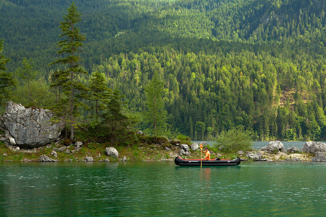 Canoe at Eibsee, near Garmisch-Partenkirchen, Werdenfels region, Bavaria, Germany