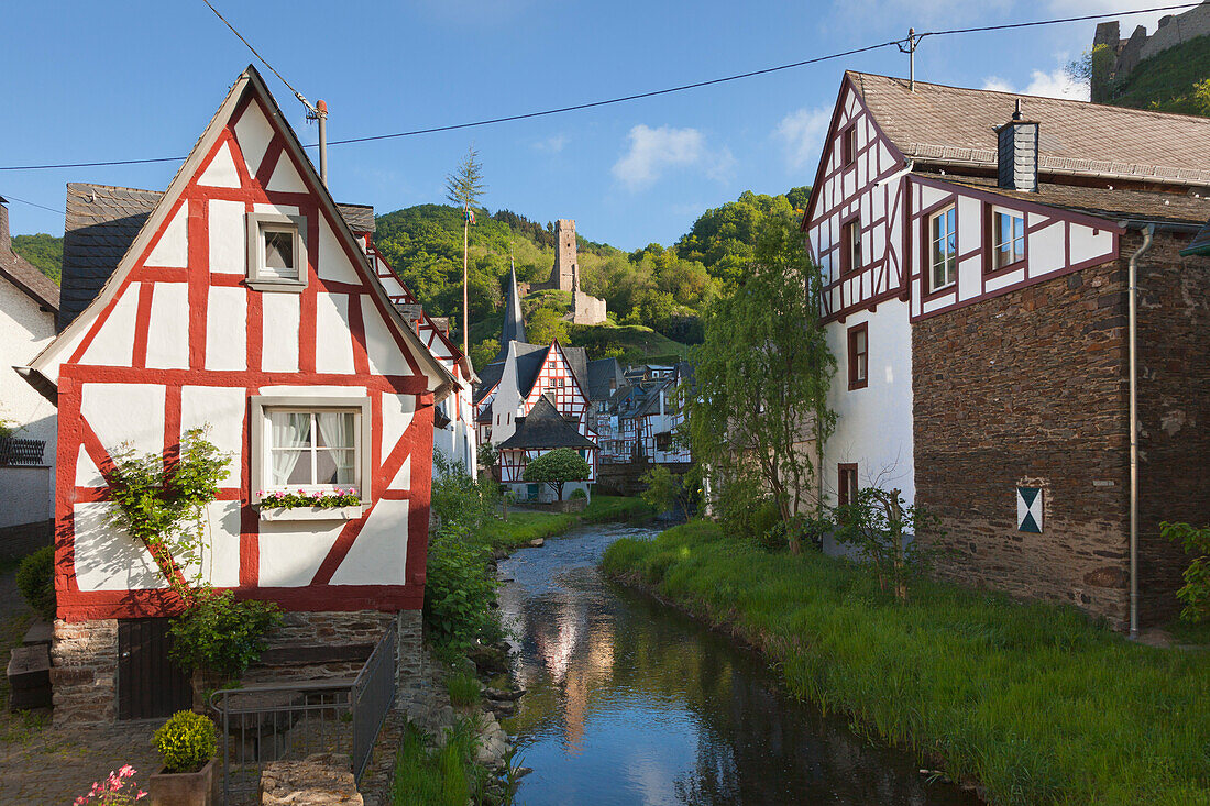 Fachwerkhäuser in Monreal, Eifel, Rheinland-Pfalz, Deutschland