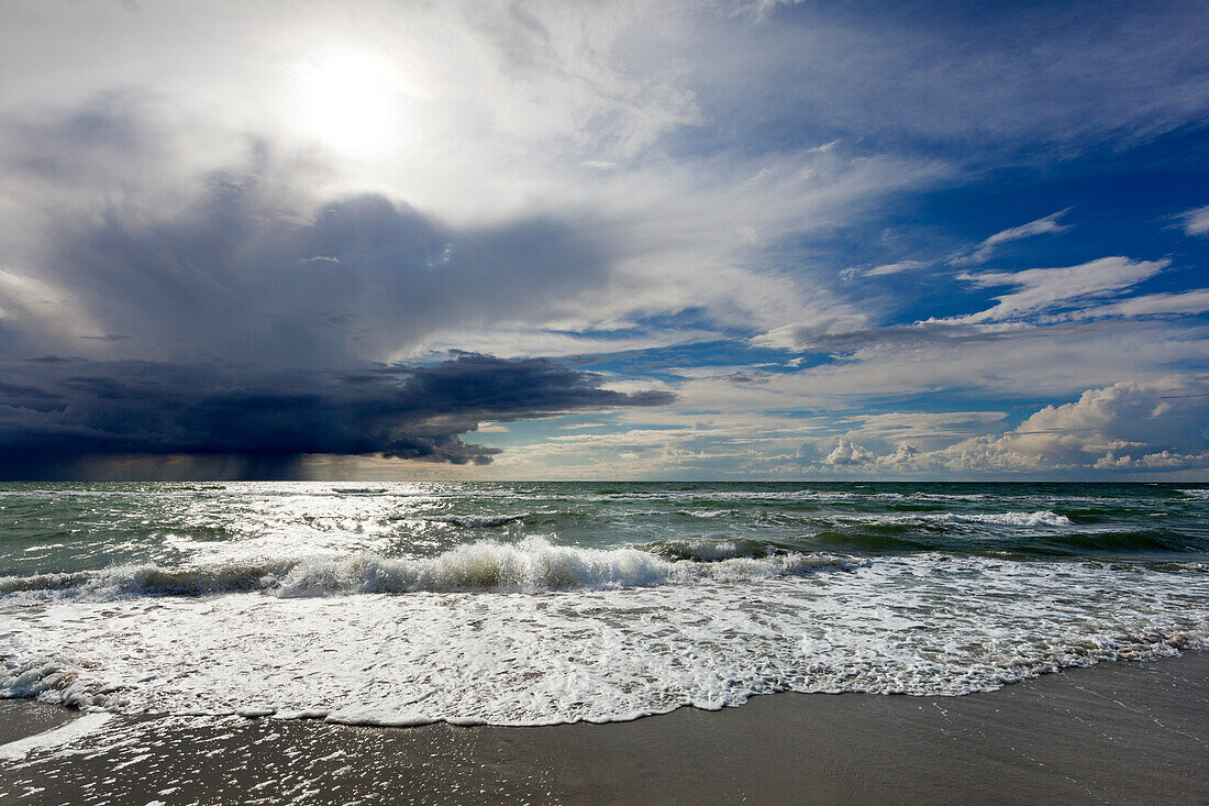 Thunderclouds at western beach, Darss, National Park Vorpommersche Boddenlandschaft, Baltic Sea, Mecklenburg-West Pomerania, Germany