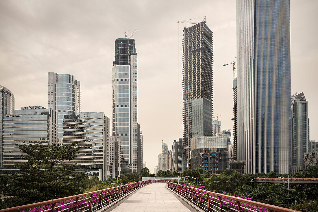 Entstehung neuer Wolkenkratzer in Guangzhou, Guangdong Provinz, Perlfluss Delta, China
