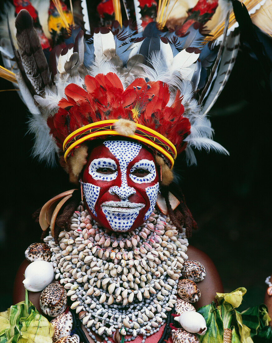 Eastern Highlander in traditional bilas, Eastern Highlands, Papua New Guinea