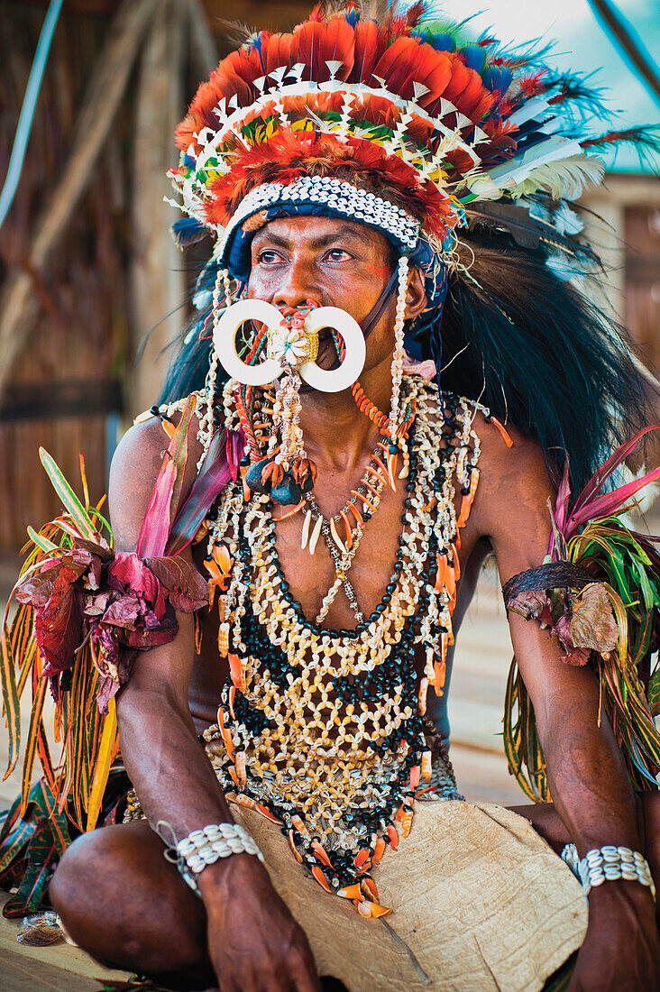 Sing-Sing performer at Milne Bay Canoe Festival, Tufi, Milne Bay Province, Papua New Guinea