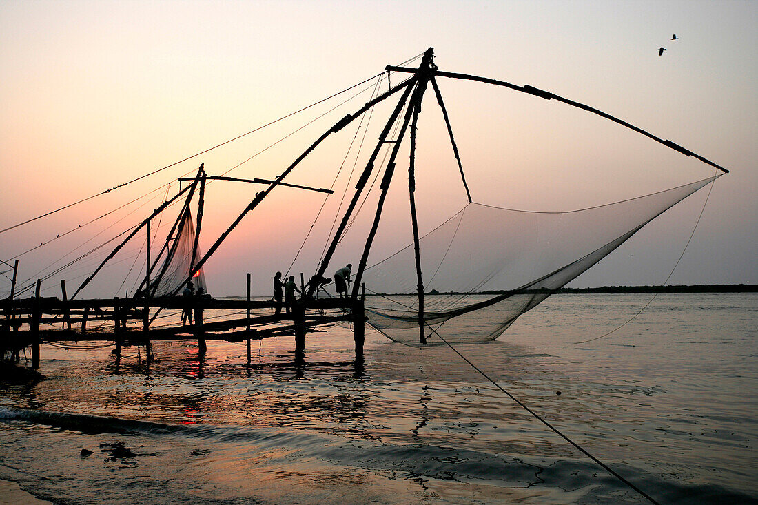Chinese fishing nets on the Arabian Sea, Malabar Coast at Fort Cochin, Kochi, Kerala, India