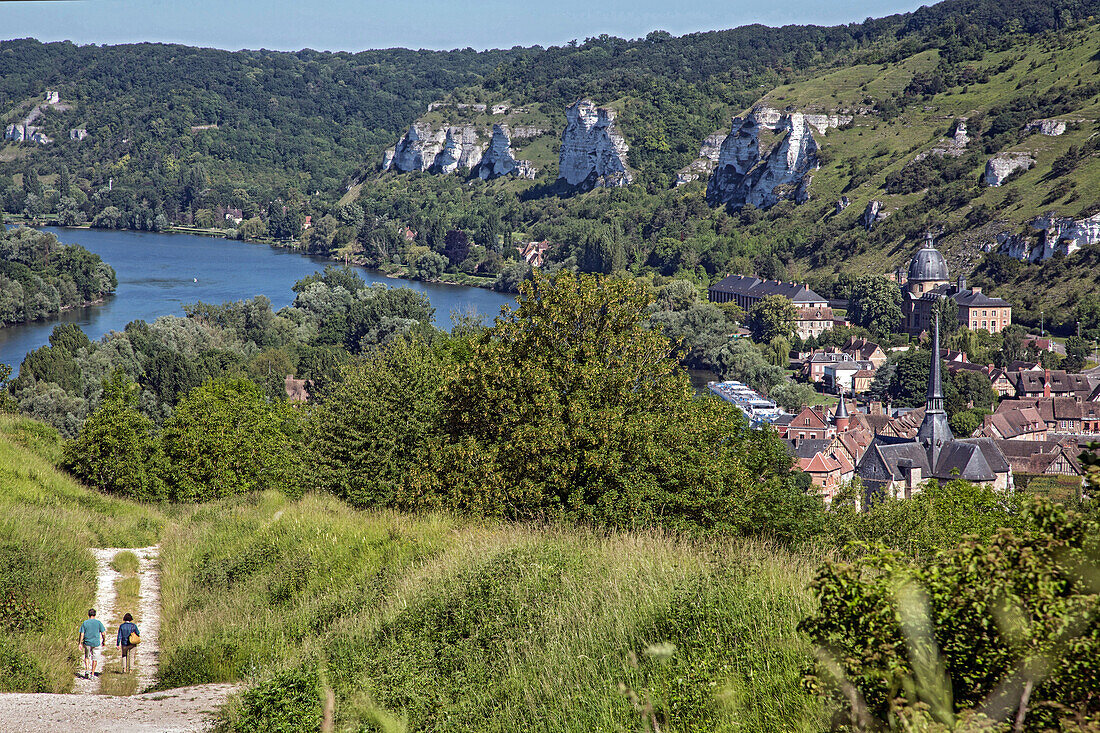 panorama of chateau gaillard on the seine, the white chalk cliffs and the village of le petit andely, les andelys, eure (27), normandy, france