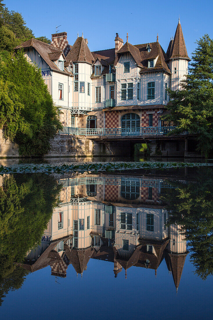 hotel-restaurant le moulin de connelles on the banks of the seine, eure (27), normandy, france