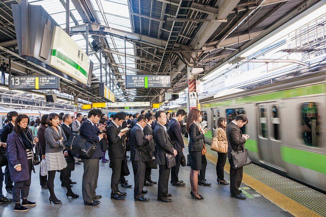 Japan,Honshu,Kanto,Tokyo,Shinjuku Station,Rush Hour Crowds