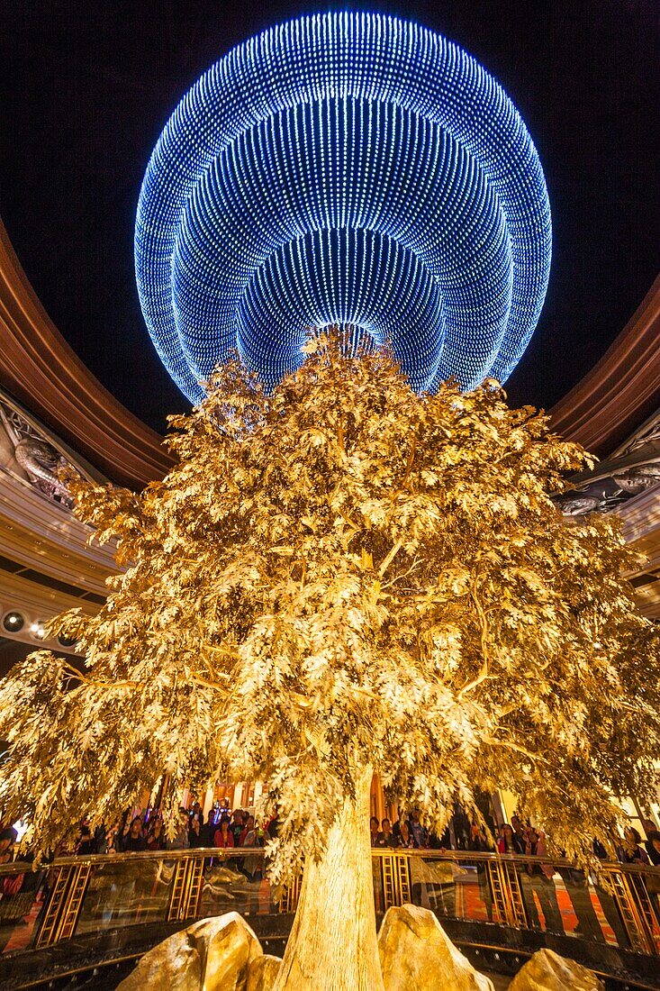 'China,Macau,Wynn Hotel and Casino,The Atrium ''Tree of Prosperity'' Show'