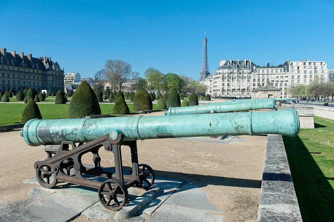 France, Paris 7th district, Invalides, Former artillery of the triumphant battery