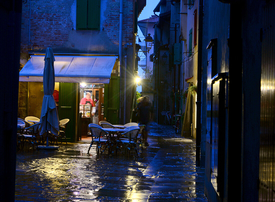 Bar in der Altstadt, Grado, Friaul, Nord-Italien, Italien