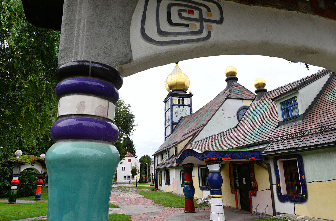 Hundertwasser-Kirche in Bärnbach bei Voitsberg, Steiermark, Österreich