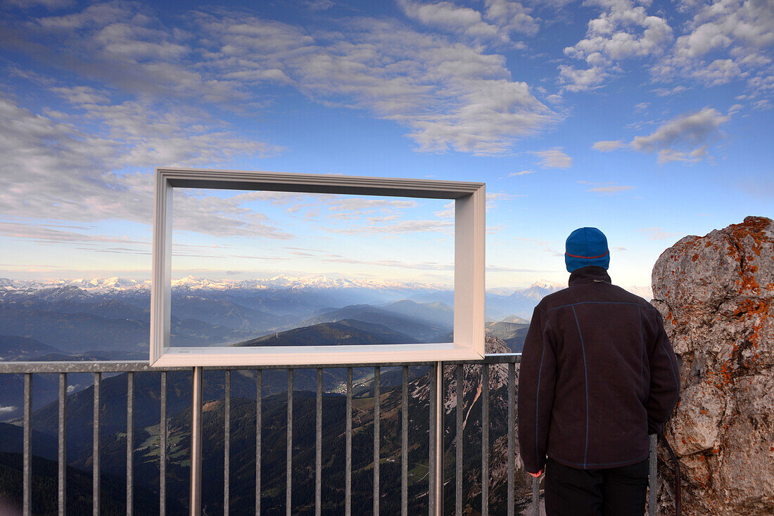 Blick gen Westen auf der Dachstein-Berstation, Ramsau über Schladming, Steiermark, Österreich