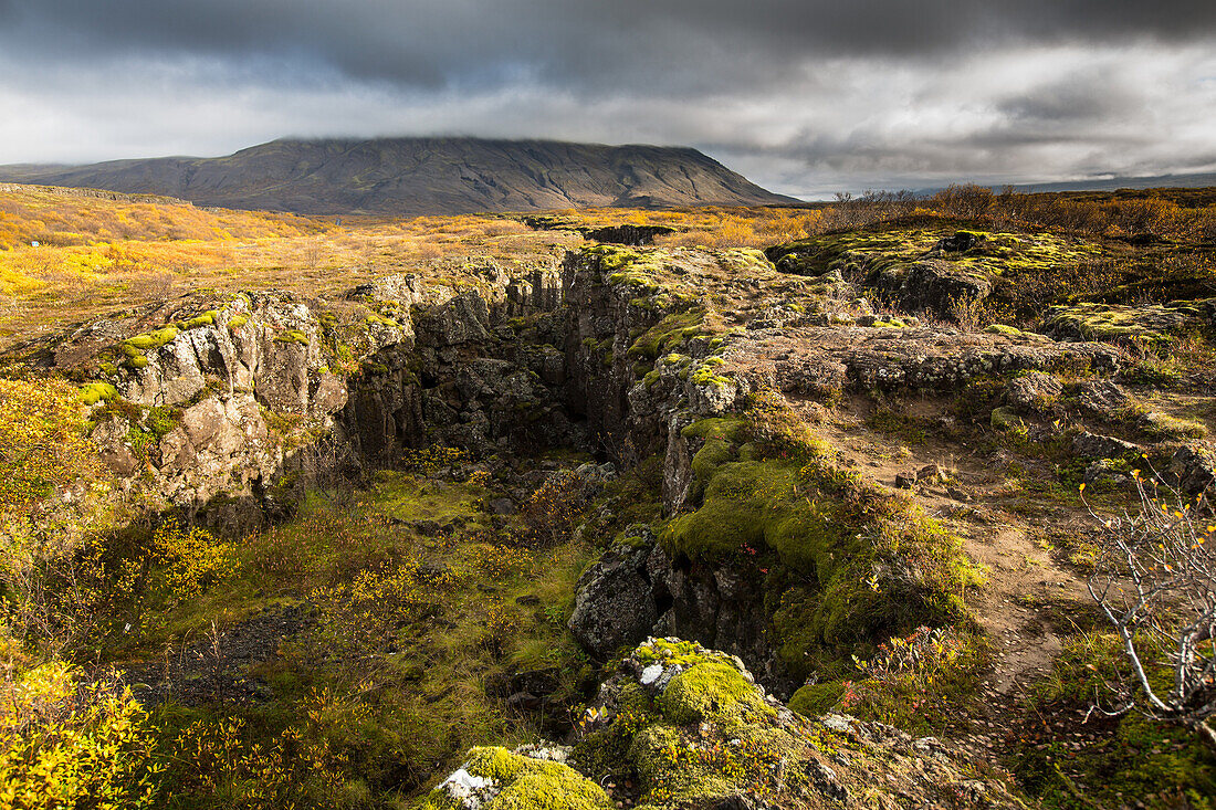 the start of route 155 called the kaldidalursvegur from the kaldidalur (the cold valley), thingvellir national park, site of the old parliament where the independence of iceland was proclaimed, listed as a world heritage site by unesco, a fault zone and a