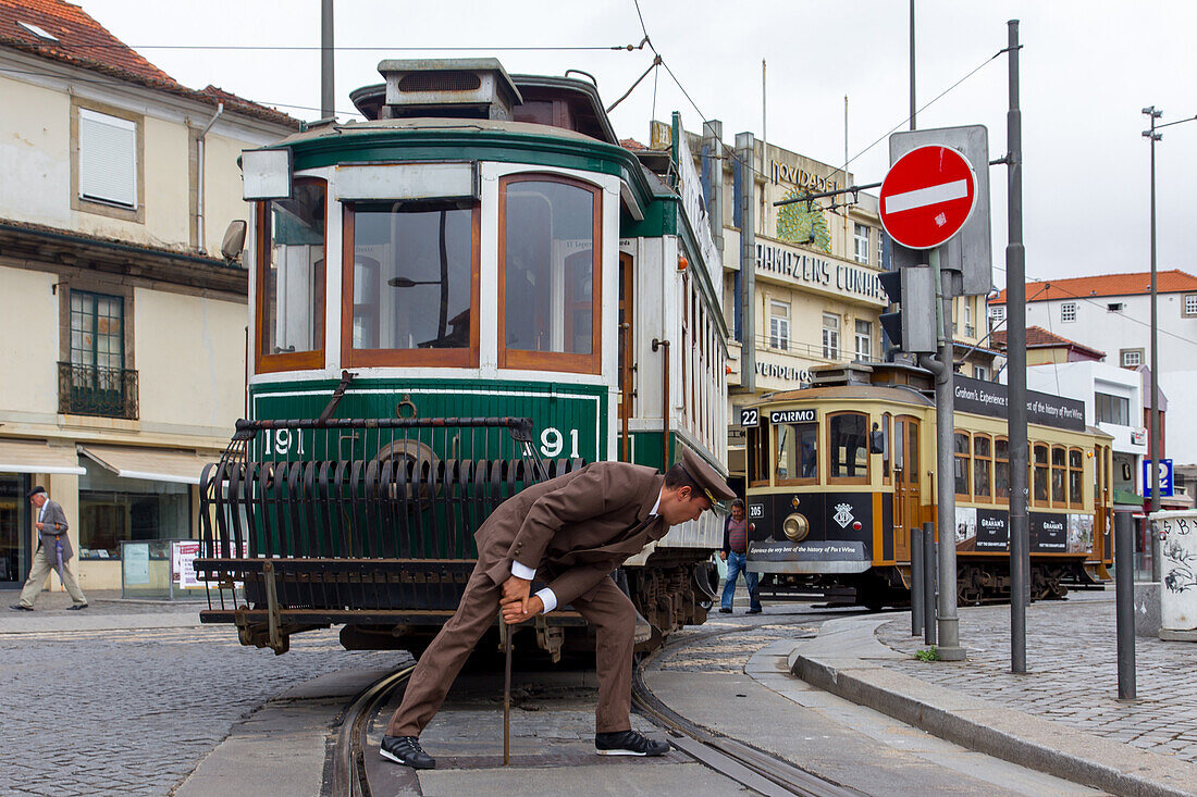 electric tramway, manually manoeuvred shunting, porto, portugal