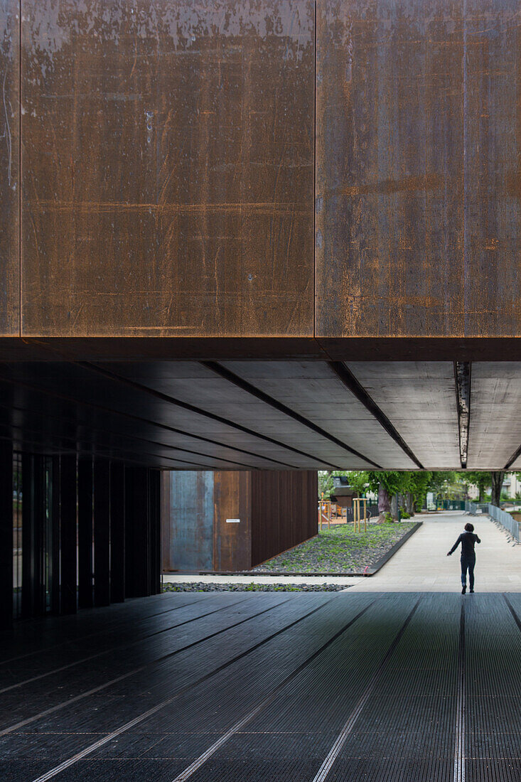 the soulages museum houses the biggest collection of the artistÆs works in the world, he bequeathed to his town of birth more than 500 works, paintings, engravings, serigraphs, lithographs, rodez, (12) aveyron, midi-pyrenees, france