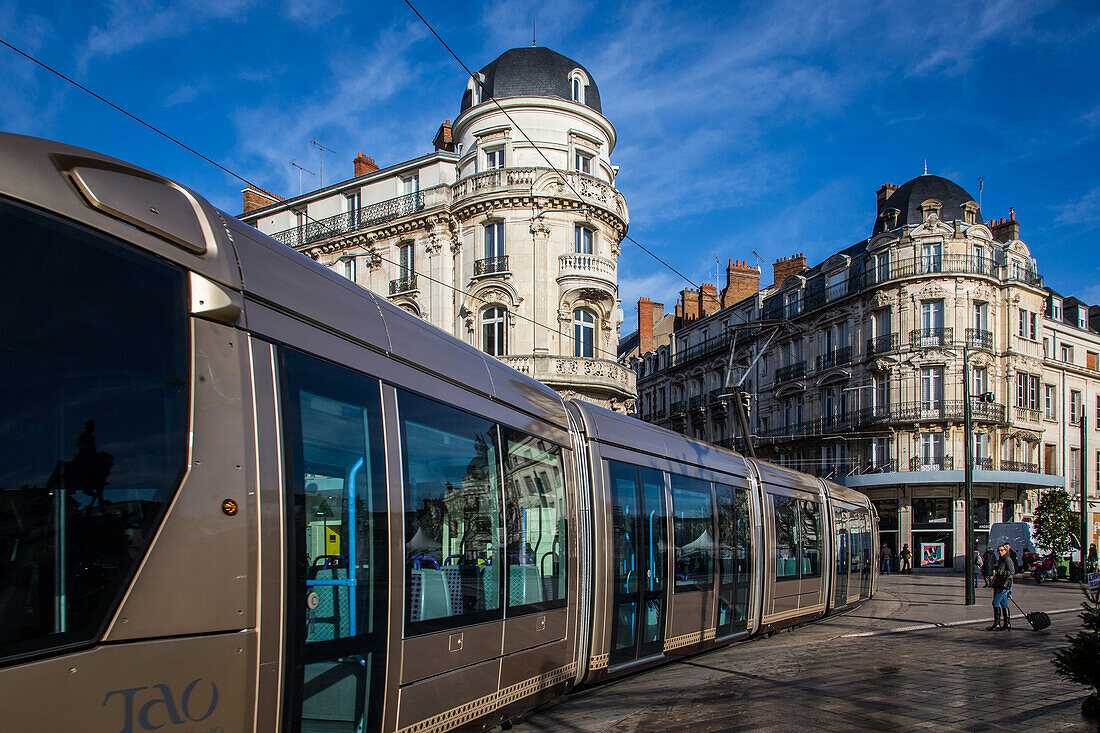 tao tramway, place du martroi, orleans, (45) loiret, centre, france