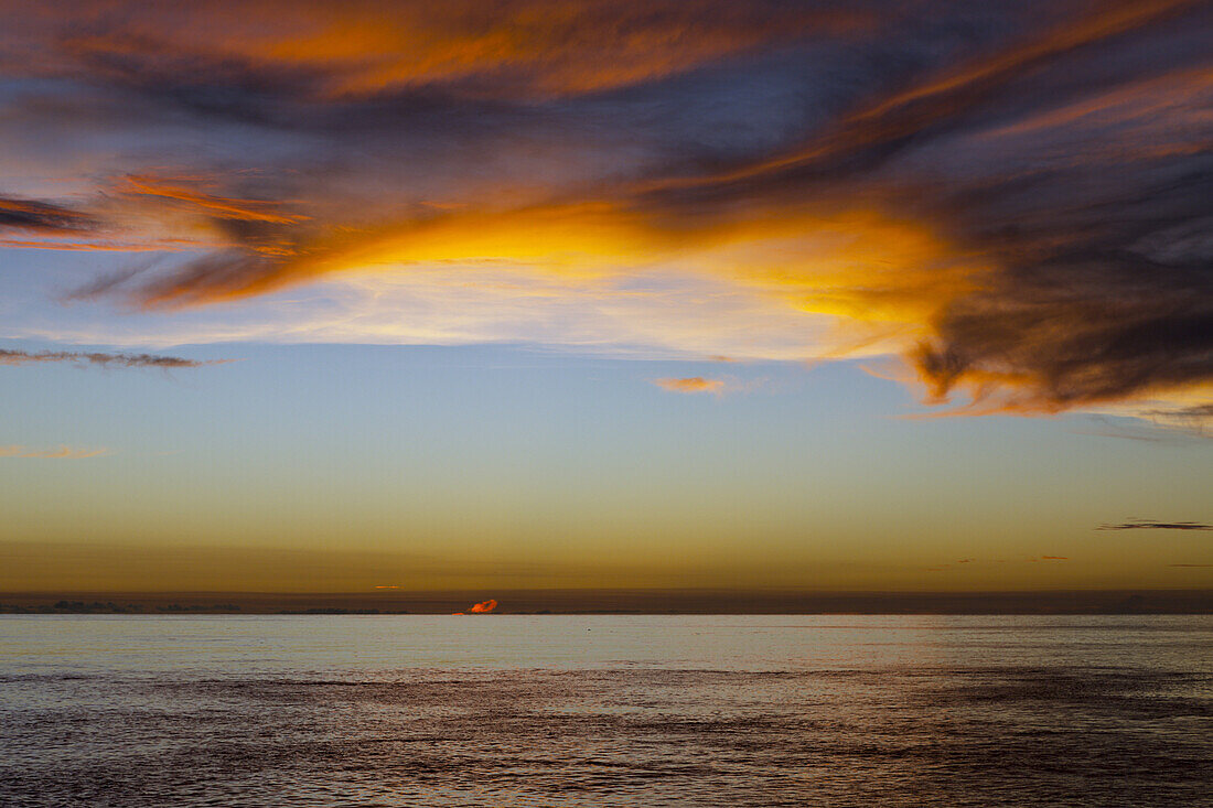 Sonnenuntergang ueber dem Meer, Mary Island, Salomonen