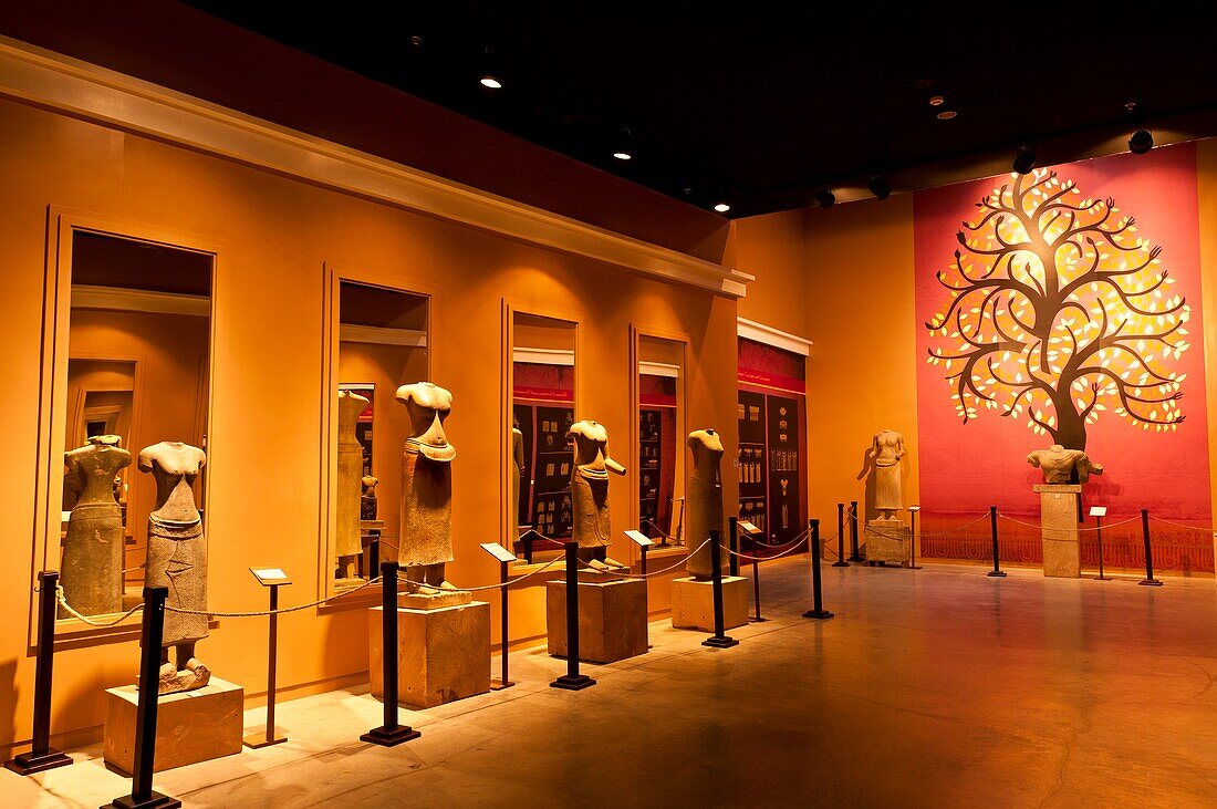 'Camdodia, Siem Reap Province, Siem Reap Town, Angkor National museum, the Gallery G named ''Room of ancient costumes'''