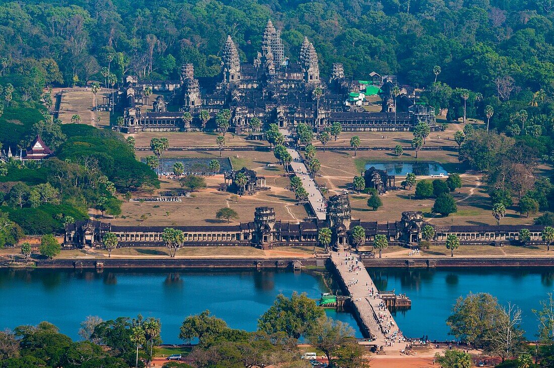 Camdodia, Siem Reap Province, Siem Reap Town, Angkor Temples, Site World Heritage of Humanity by Unesco in 1992, Angkor Wat temple (12th century)