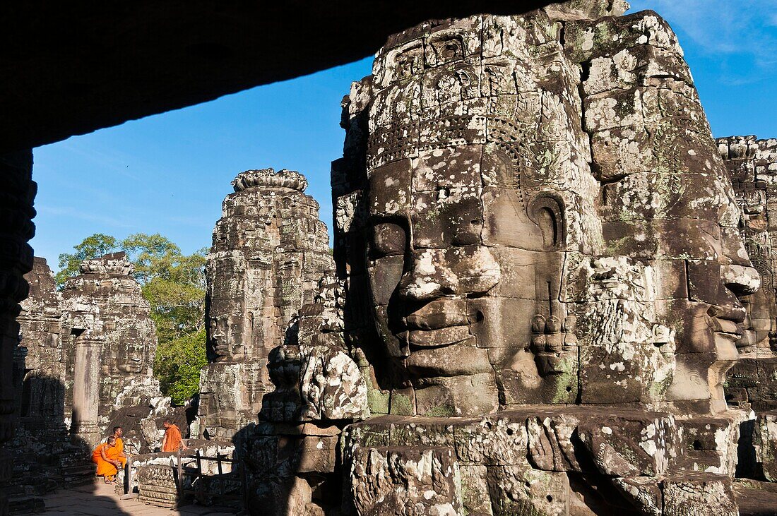 Camdodia, Siem Reap Province, Siem Reap Town, Angkor Temples, Site World Heritage of Humanity by Unesco in 1992, Bayon temple (13th century), monks