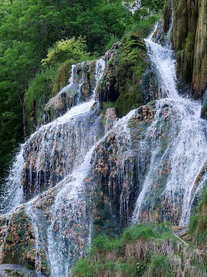 France, Eastern France, Jura, near Baume les Messieurs, Tufs waterfall