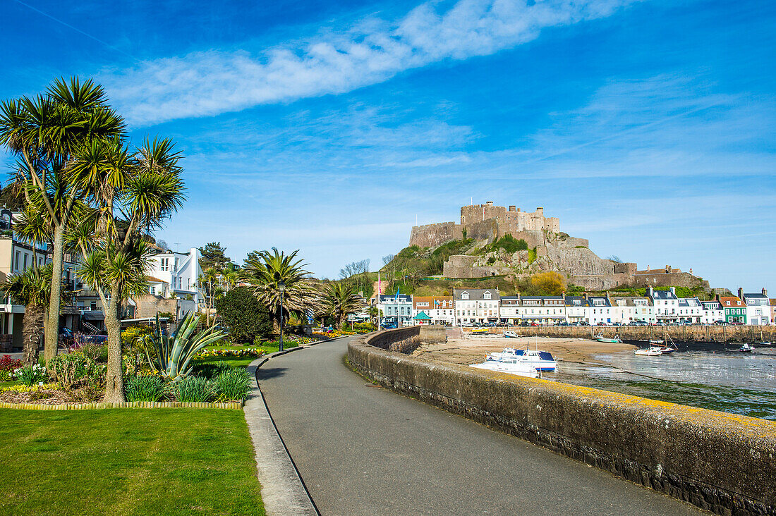 The town of Mont Orgueil and its castle, Jersey, Channel Islands, United Kingdom, Europe