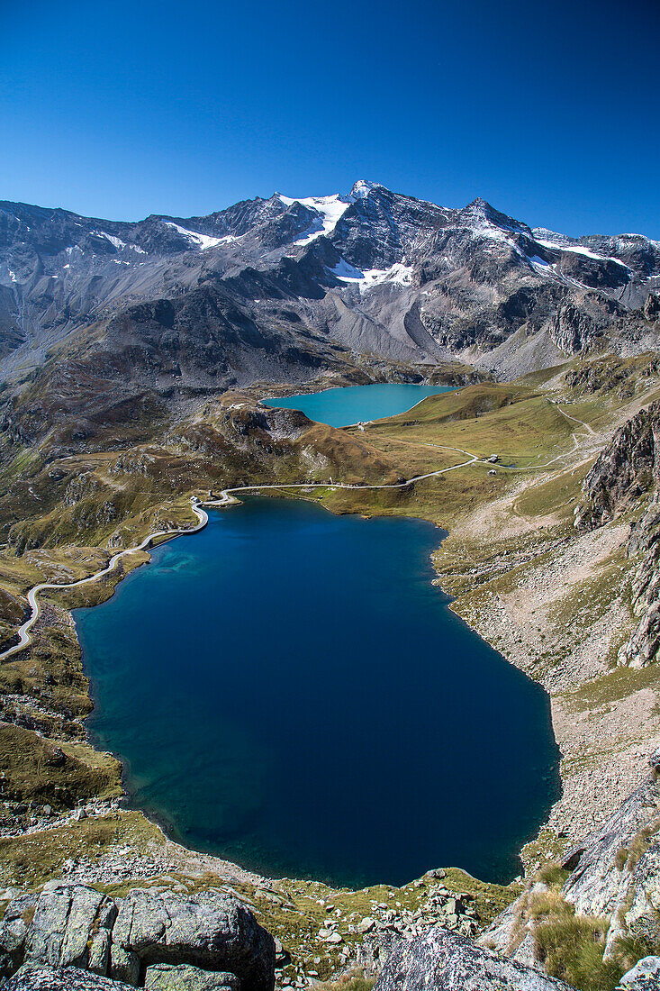 View of Lake Agnel and Lake Serru, Colle del Nivolet, Ceresole Reale, Alpi Graie (Graian Alps), Piedmont, Italy, Europe