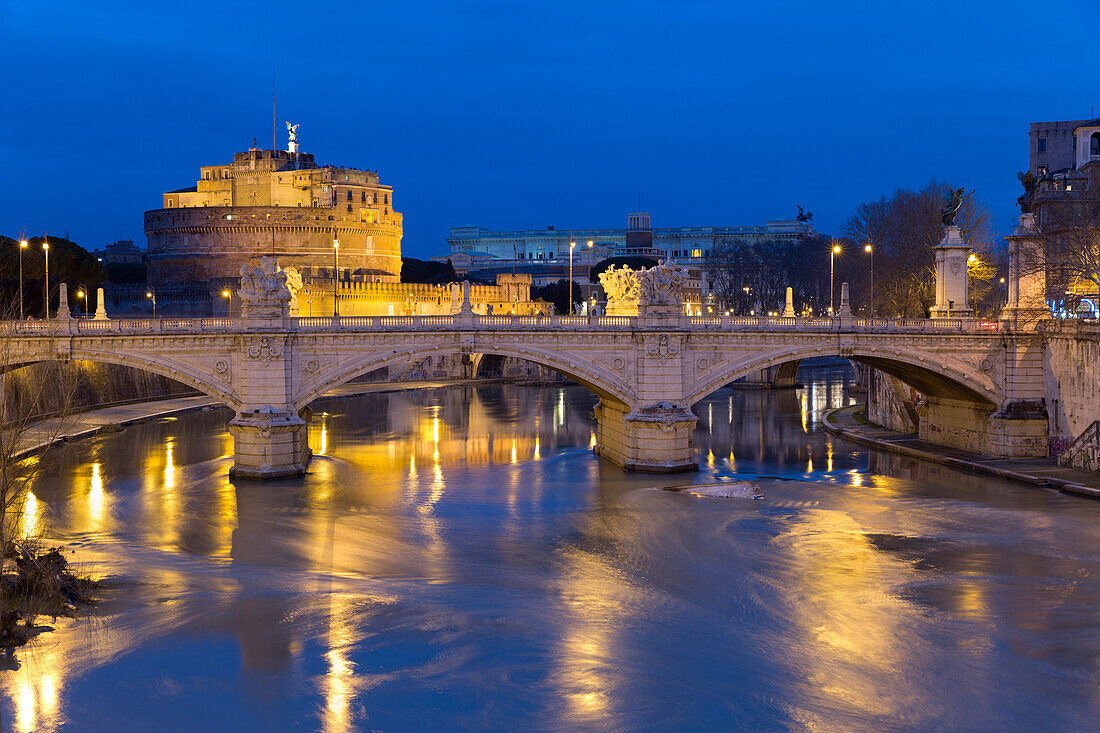 Castel Sant'Angelo and Ponte Vittorio Emanuelle II on the River Tiber at night, Rome, Lazio, Italy, Europe