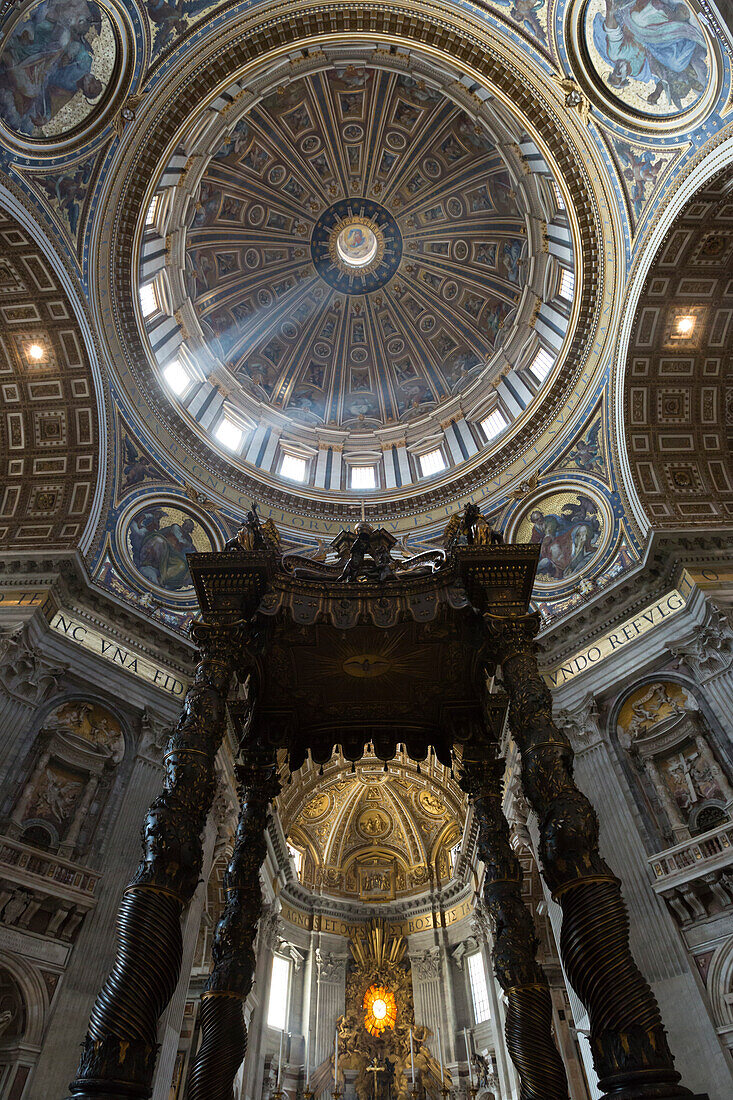 Bernini's Baldacchino and Michelangelo's dome, St. Peter's Basilica, UNESCO World Heritage Site, Vatican City, Rome, Lazio, Italy, Europe