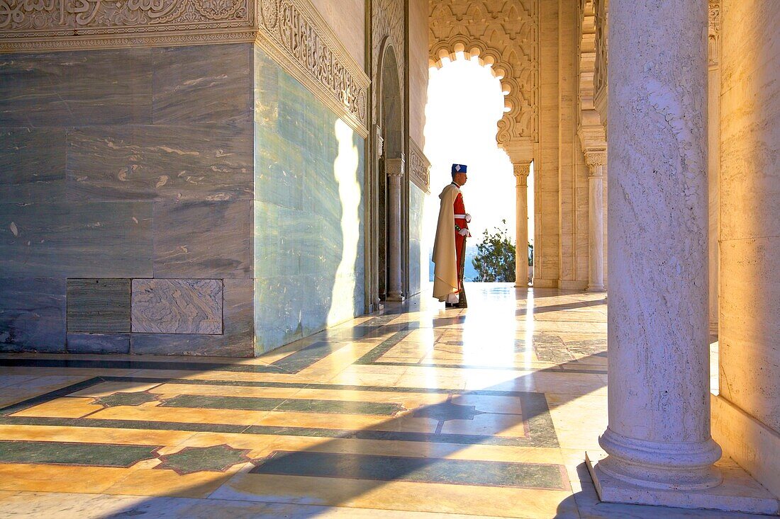Royal Guard on duty at Mausoleum of Mohammed V, Rabat, Morocco, North Africa, Africa