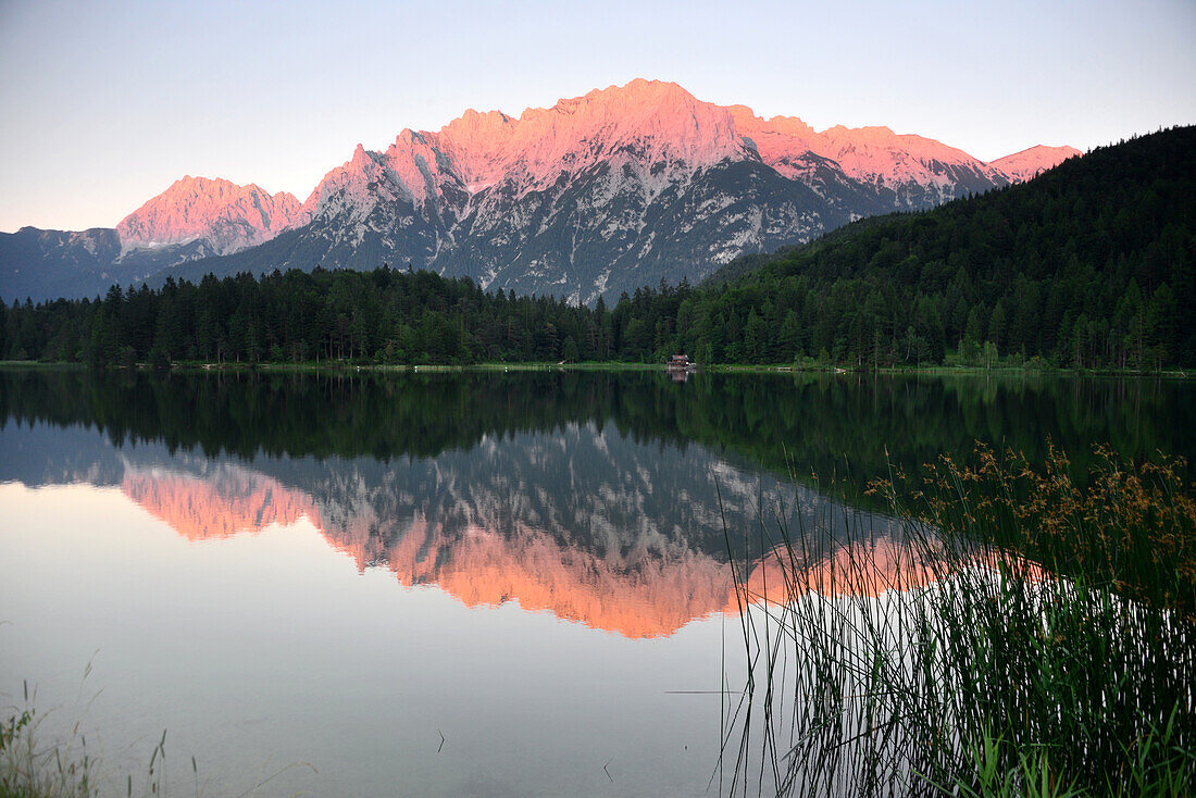 Lautersee mit Karwendel bei Mittenwald, Oberbayern, Bayern, Deutschland