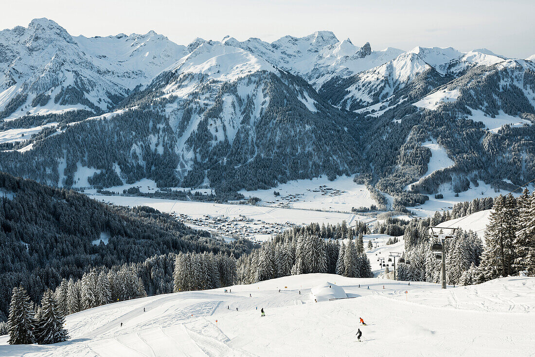 Skigebiet Diadamskopf, bei Schoppernau, Bezirk Bregenz, Bregenzerwald, Vorarlberg, Österreich