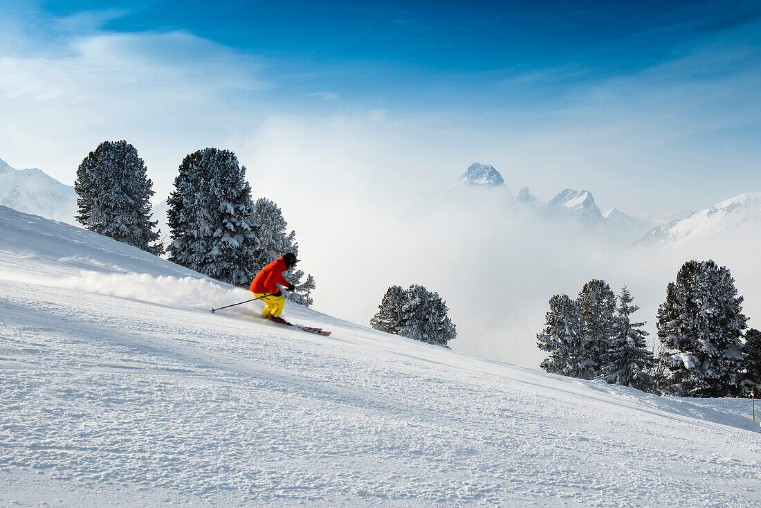 Skifahrer, Skigebiet Warth-Schröcken, Bezirk Bregenz, Bregenzerwald, Vorarlberg, Österreich