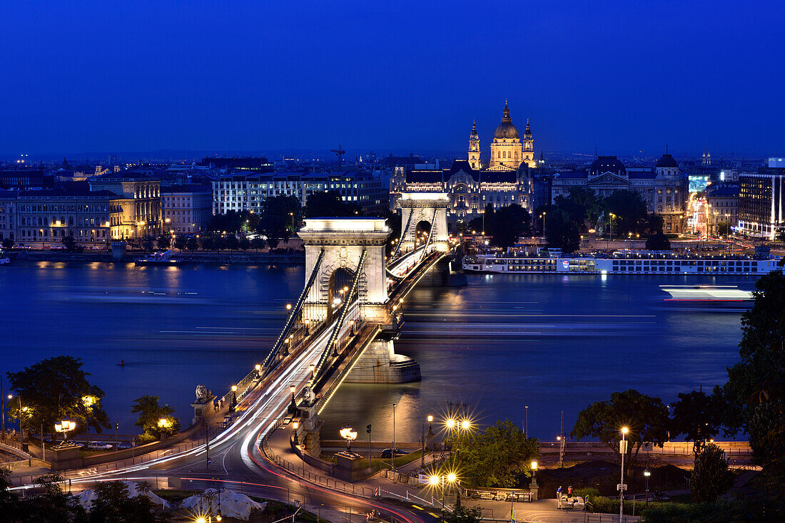 Chain Bridge and Danube River in the twilight, Budapest, Hungary