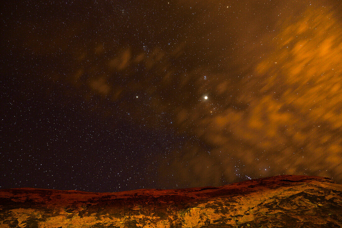 nächtlicher Sternenhimmel im Valley of Fire State Park, Nevada, USA, Amerika