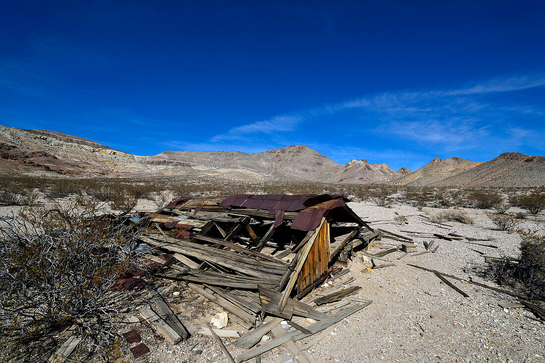 Zerstörtes, verlassenes Wohnhaus in der Geisterstadt Rhyolite, Nevada, USA, Amerika